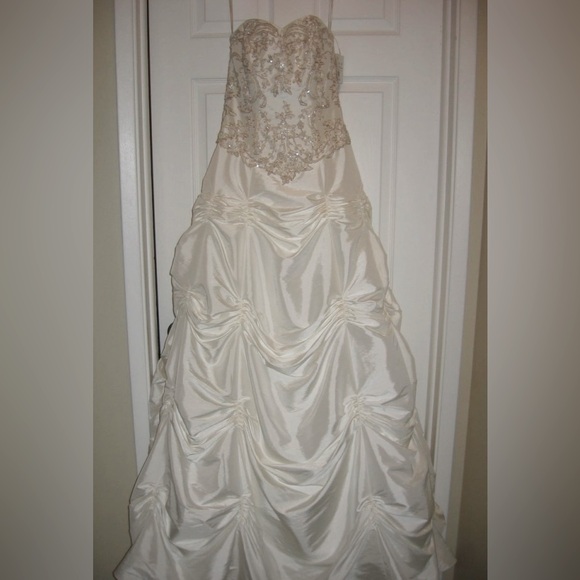 Strapless Ballgown Wedding Gown Dress NWT - Picture 1 of 5